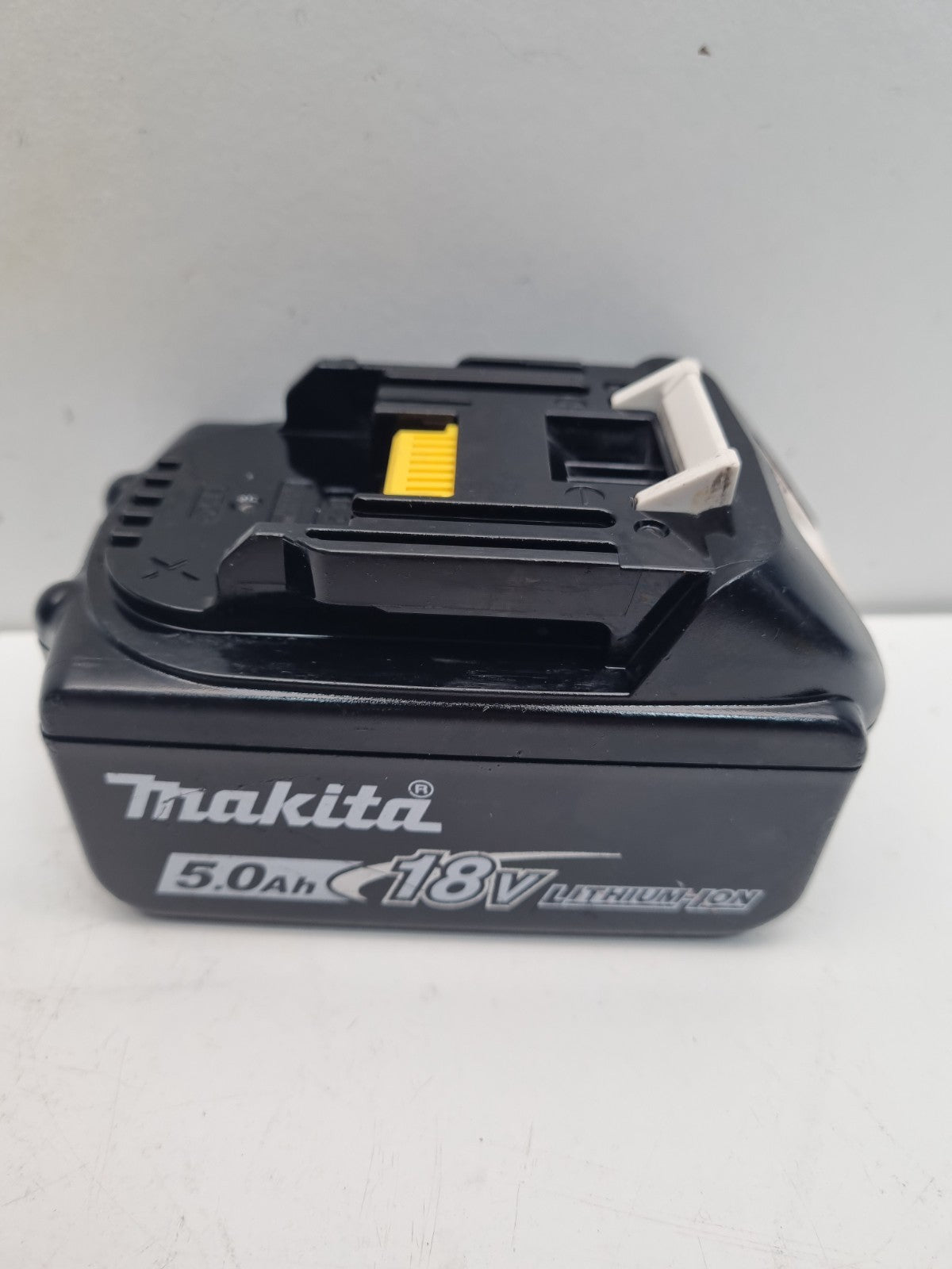 Buy Makita Power Tool Accessories 18v 5.0Ah Renovating