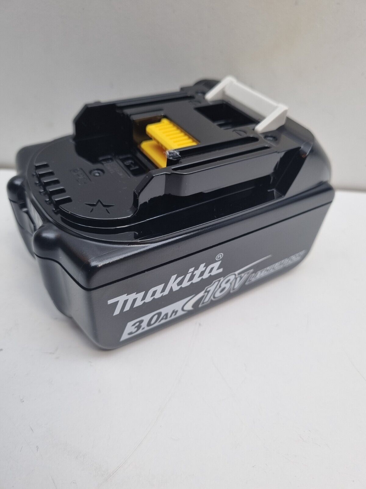 Makita 18v 3AH Battery BL1830B New Genuine