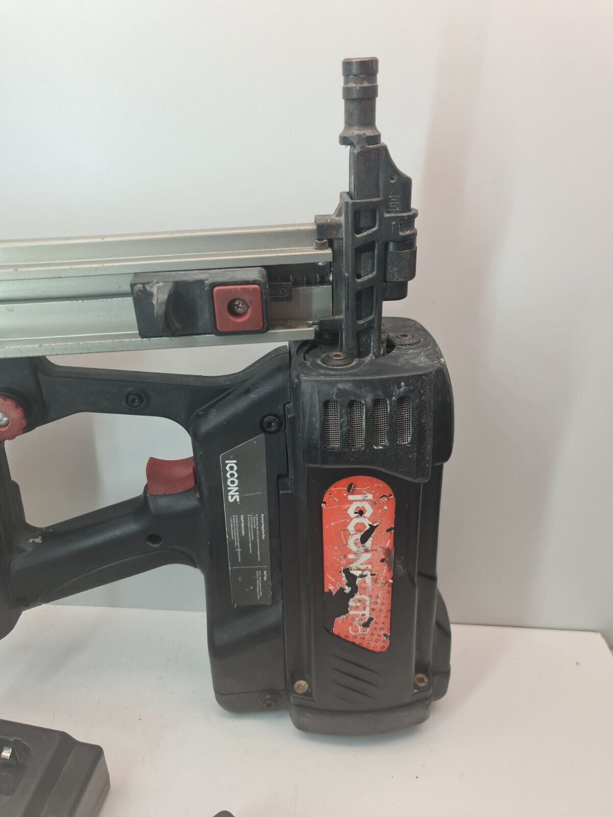 Iccons GT3 Gas Steel Framer Nail Gun Kit - Used