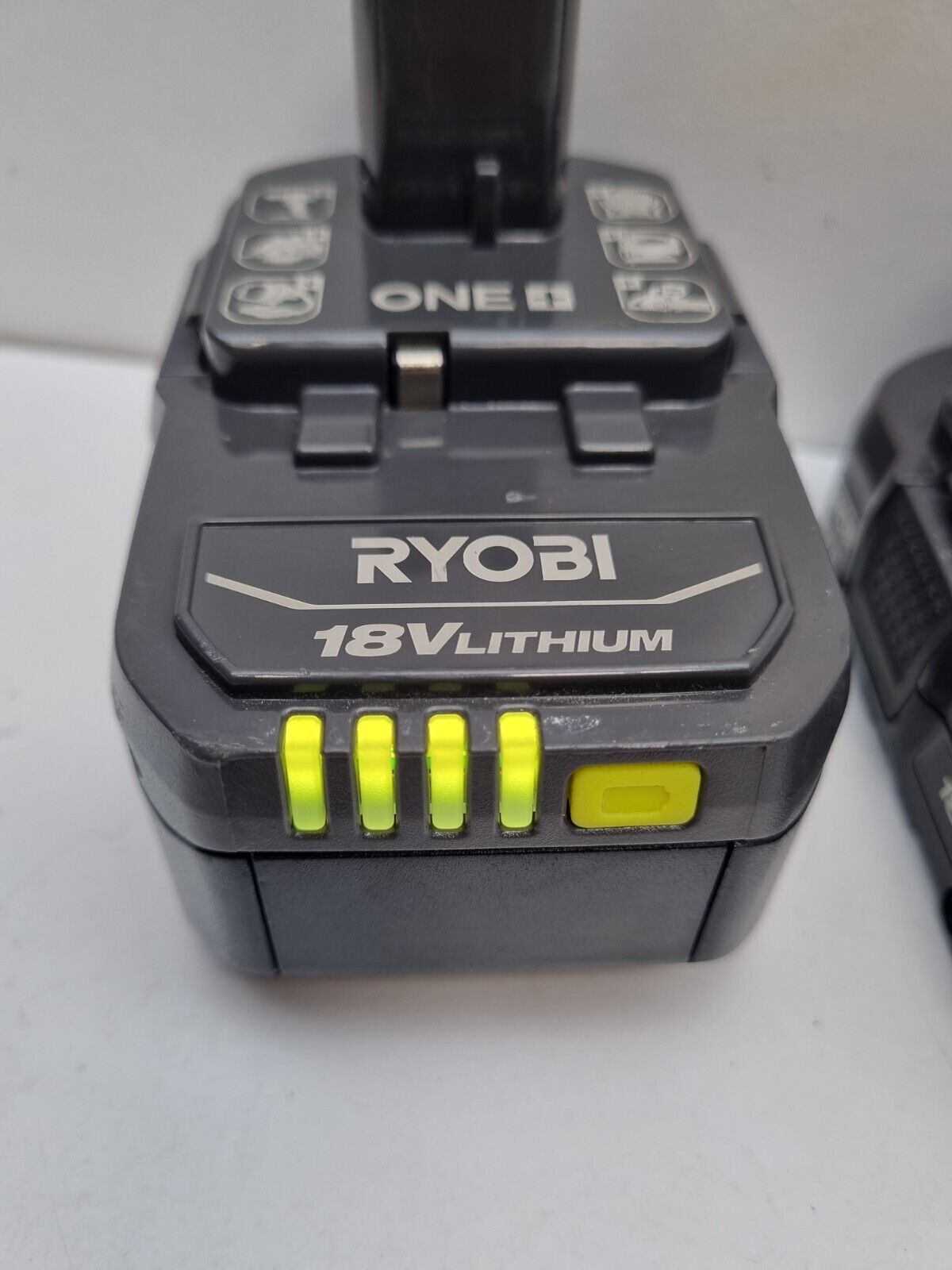 Ryobi 18v 4Ah + 2AH Battery - Near New