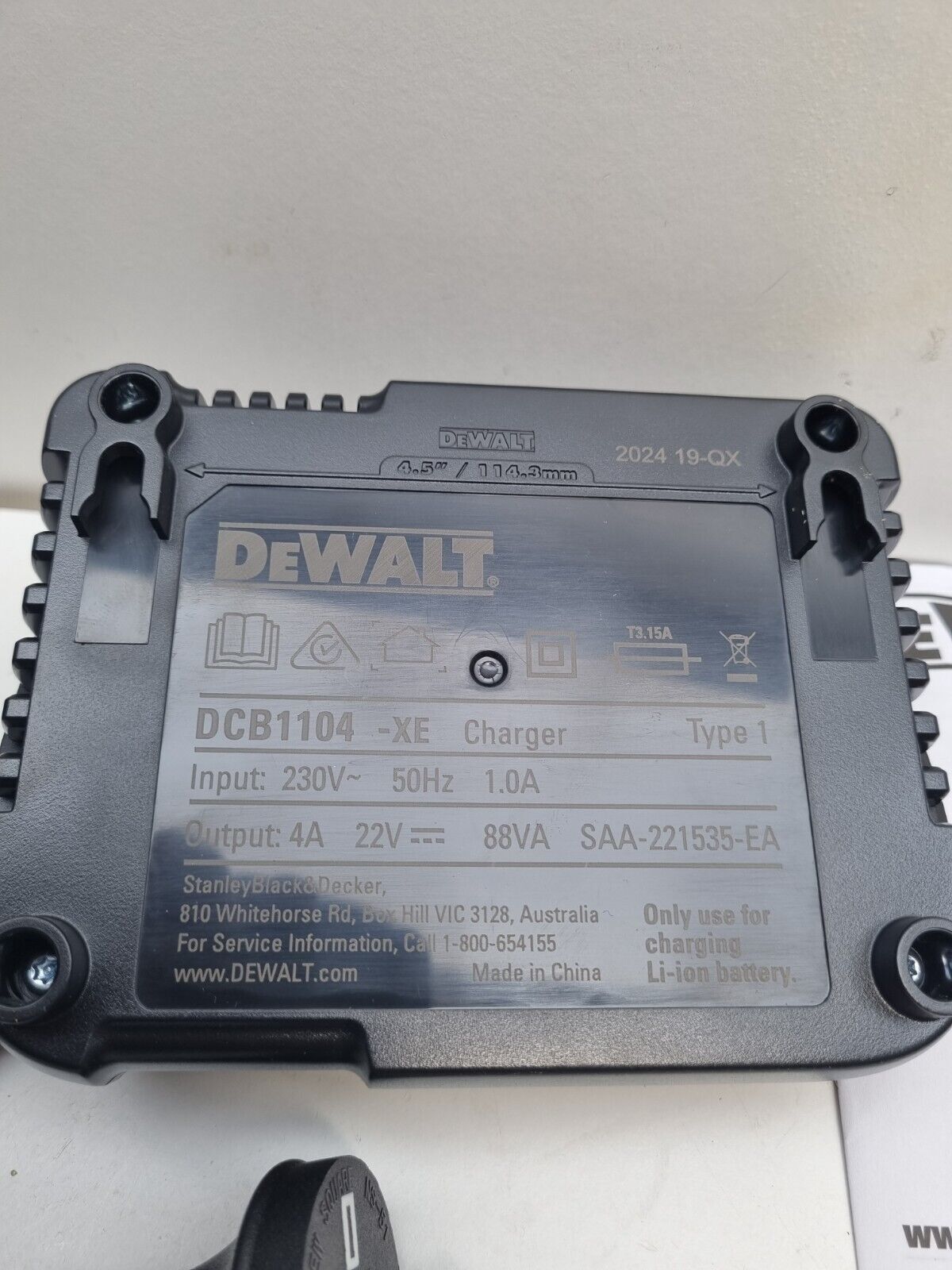 Dewalt 18v 54v Charger DCB1104 - New