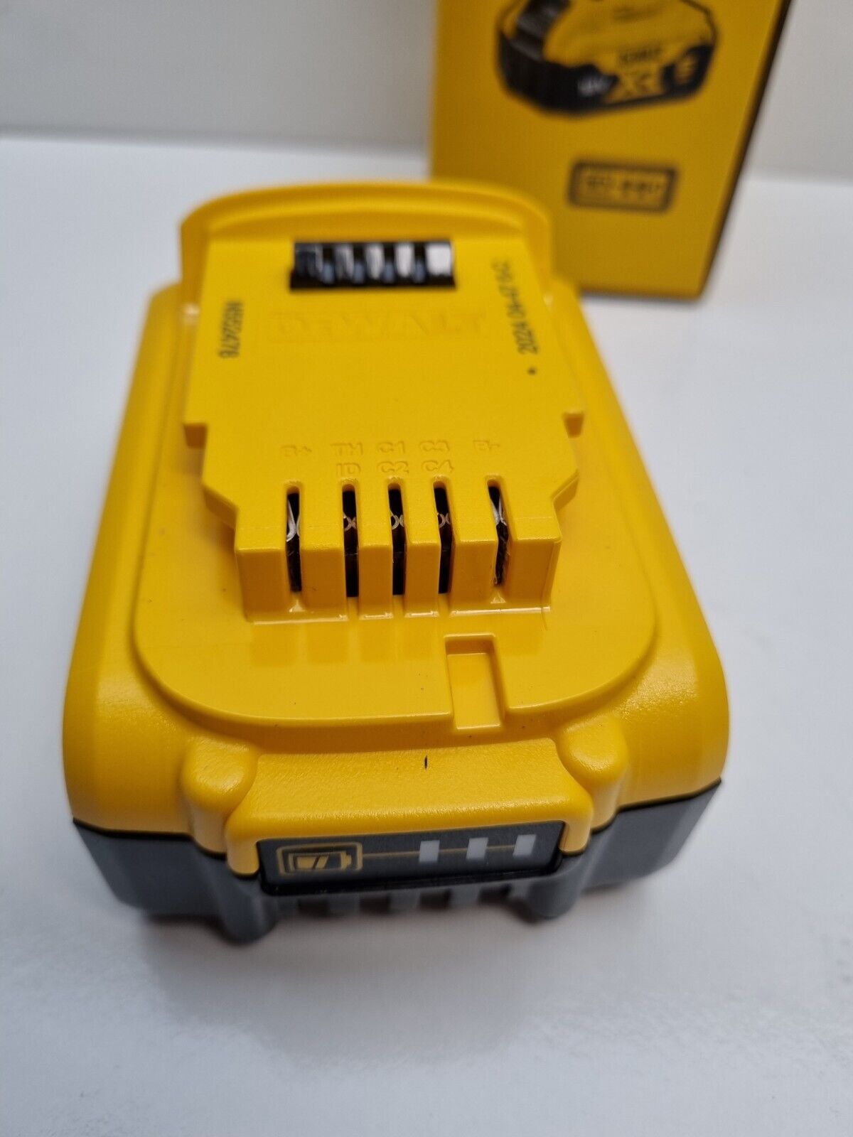 Dewalt 18v 5Ah Battery DCB184 - 2024 + Genuine