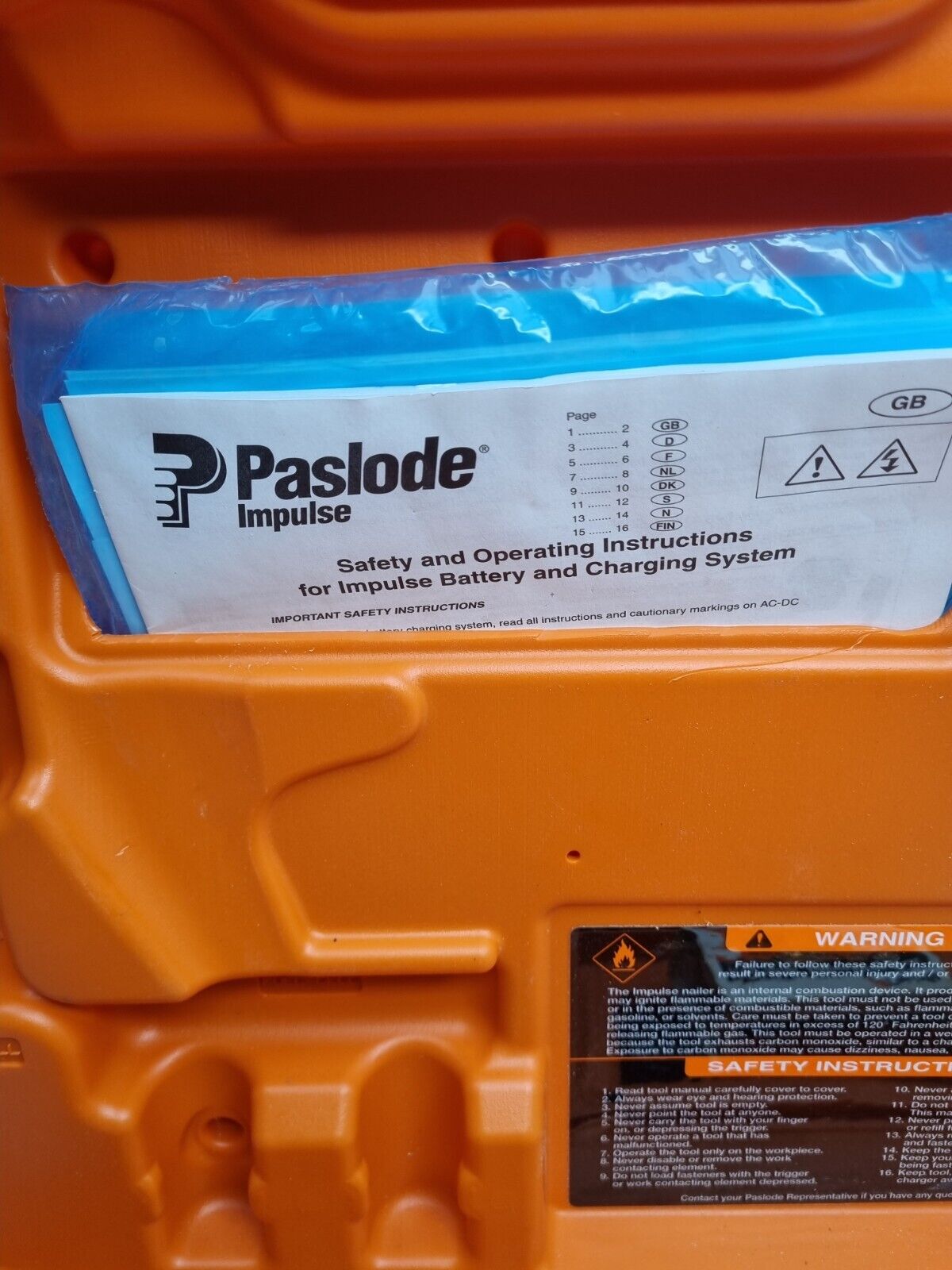 Paslode Angled Bradder Nail Gun Kit - Great Condition