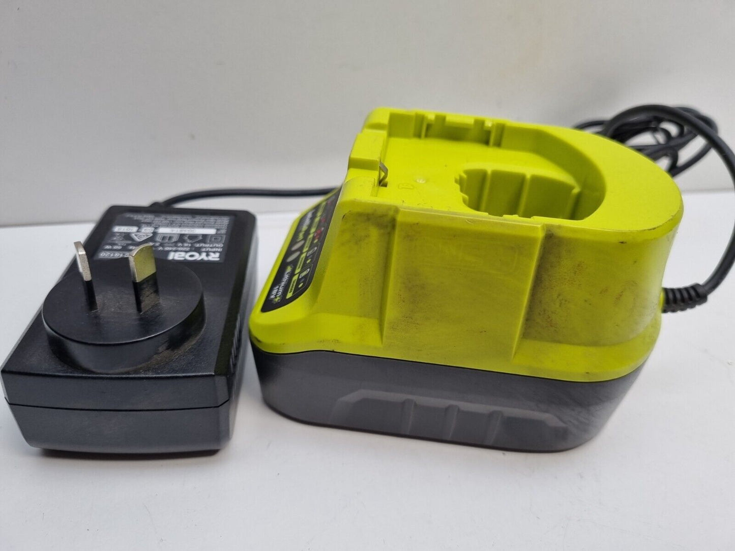 Ryobi 18v Charger RC18120 - Used Battery Operated Garden Tools