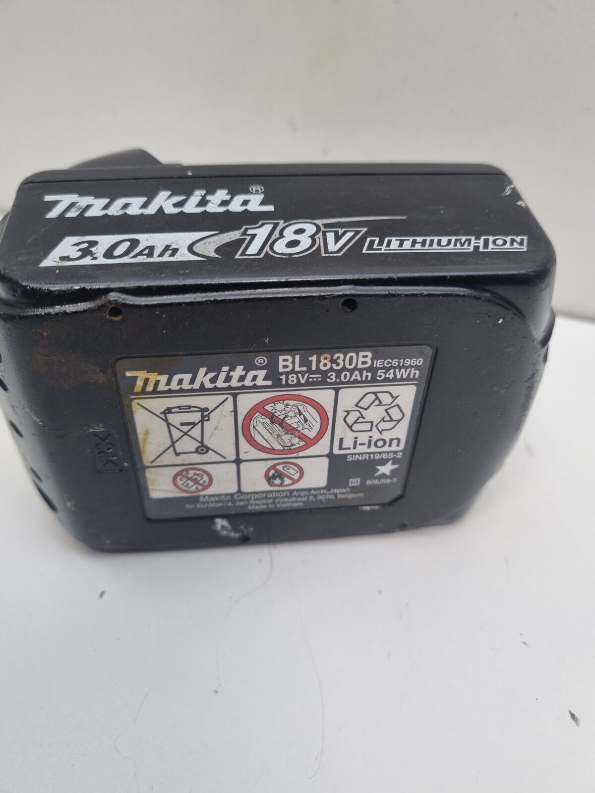 Makita 18v 3Ah Battery BL1830B Power Tools
