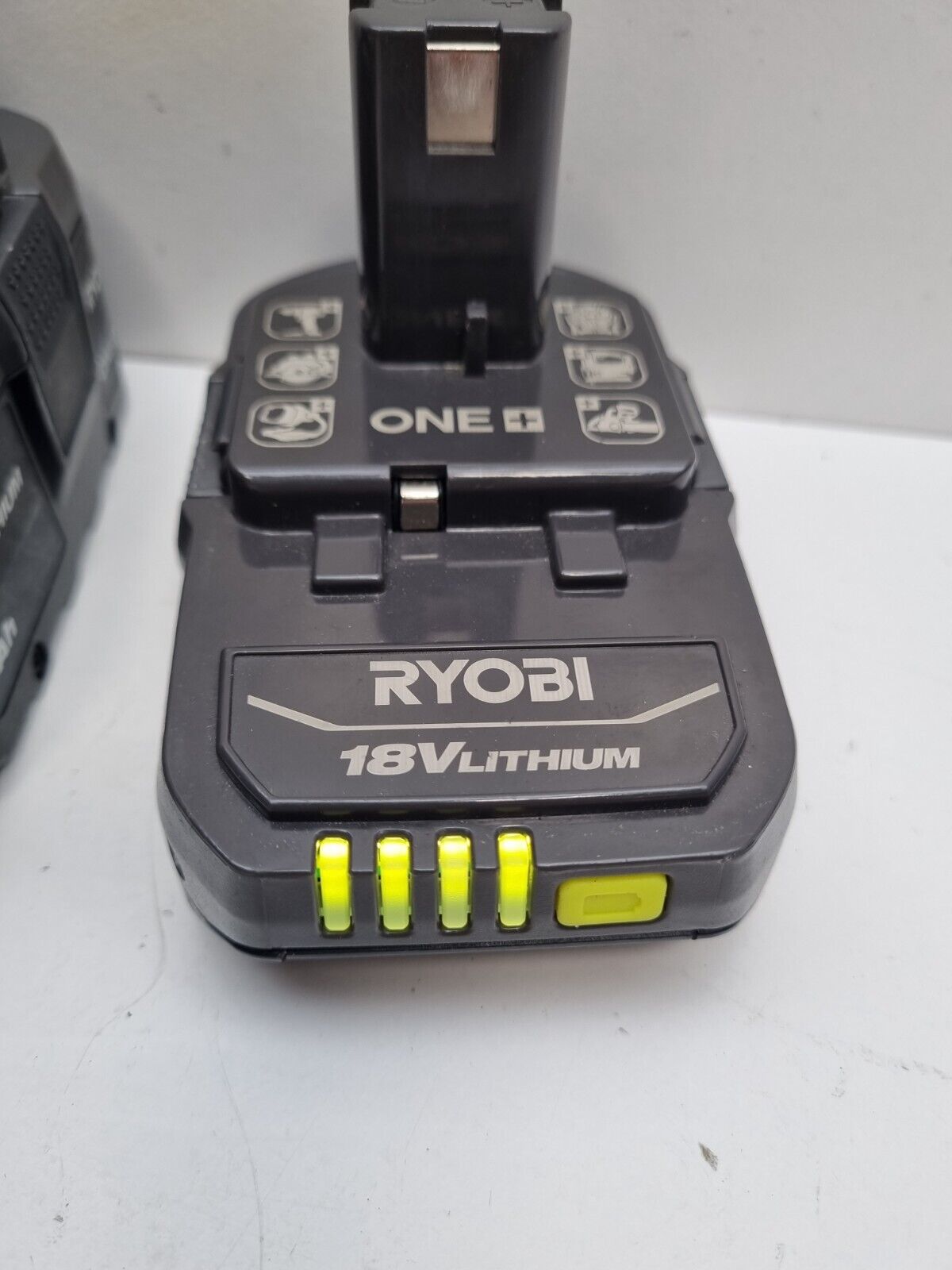 Ryobi 18v 4Ah + 2AH Battery - Near New