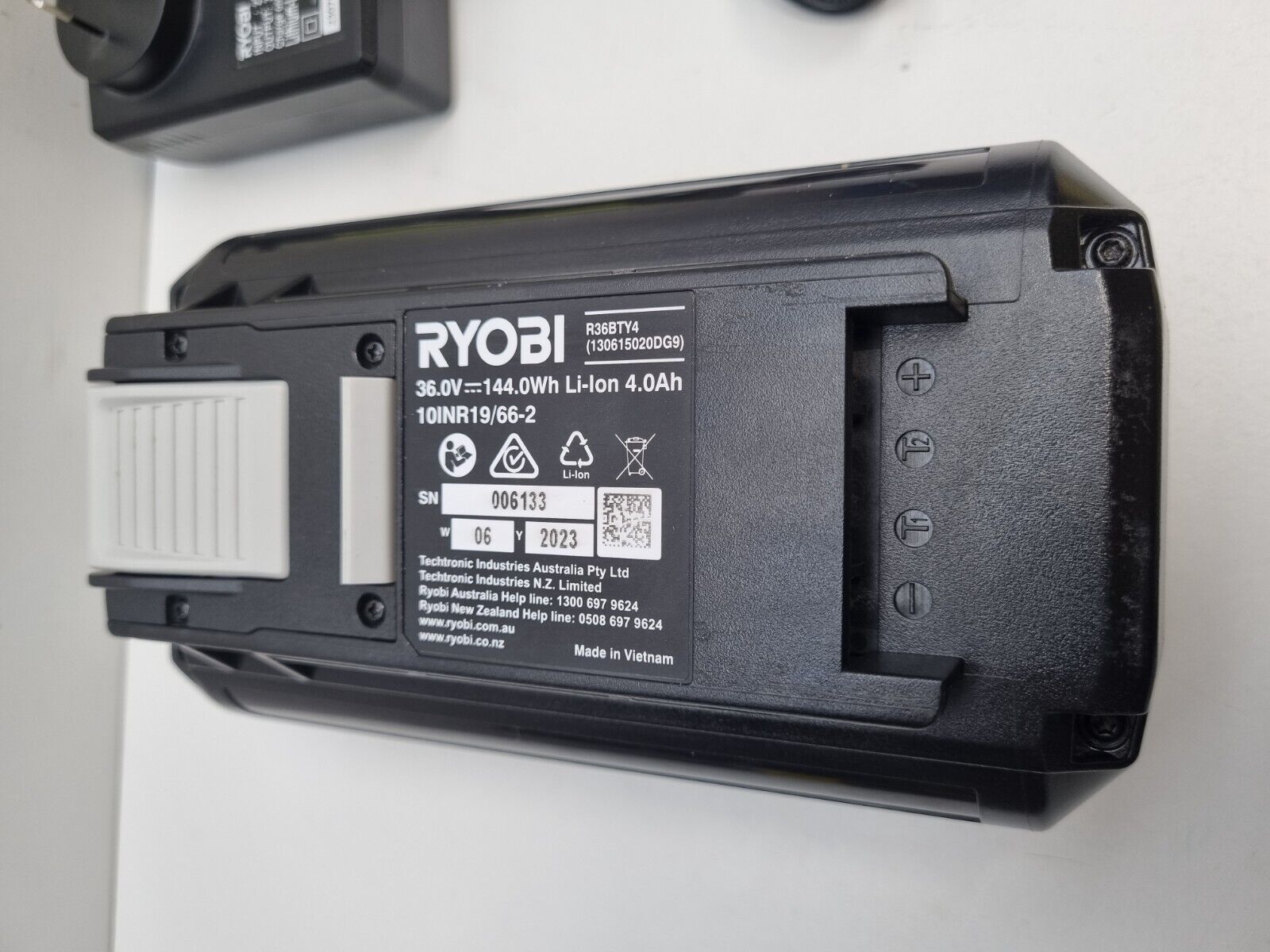 Ryobi 36v Charger + 4Ah Battery Good Quality Garden Tools