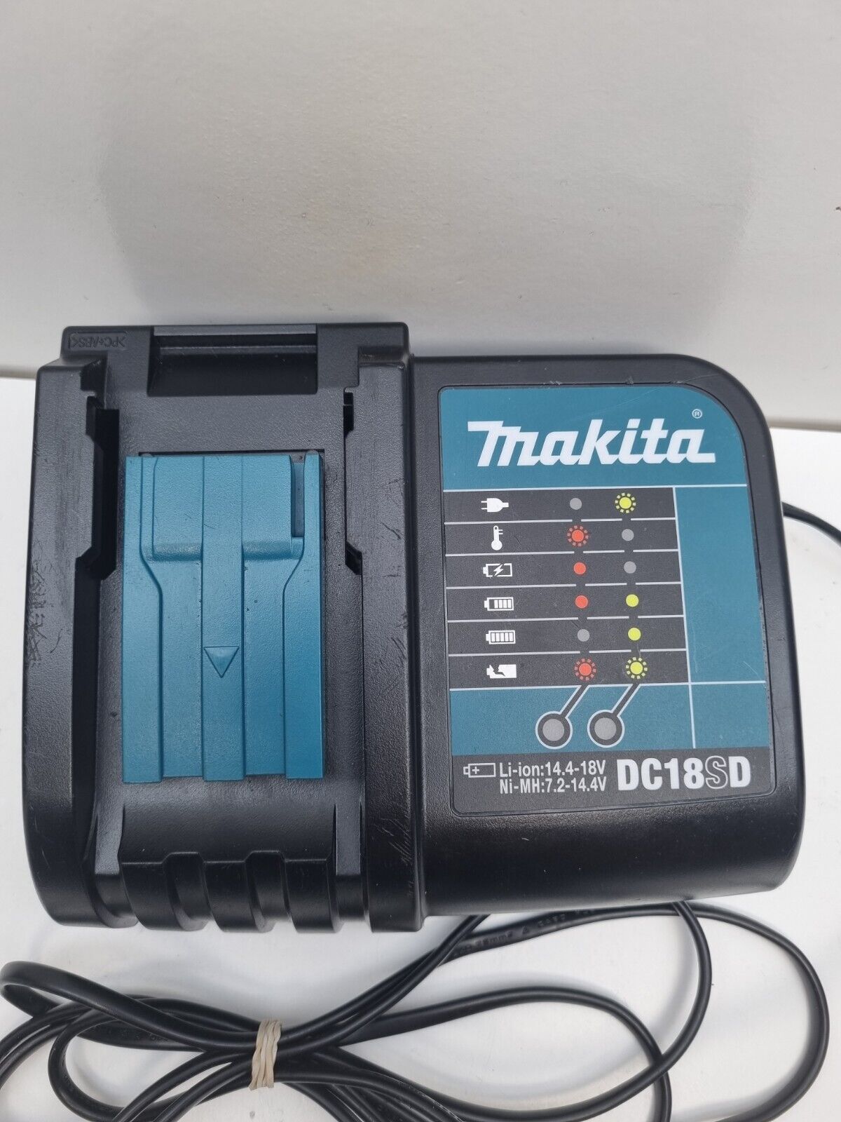 Makita 18v Charger DC18SD Power Tools