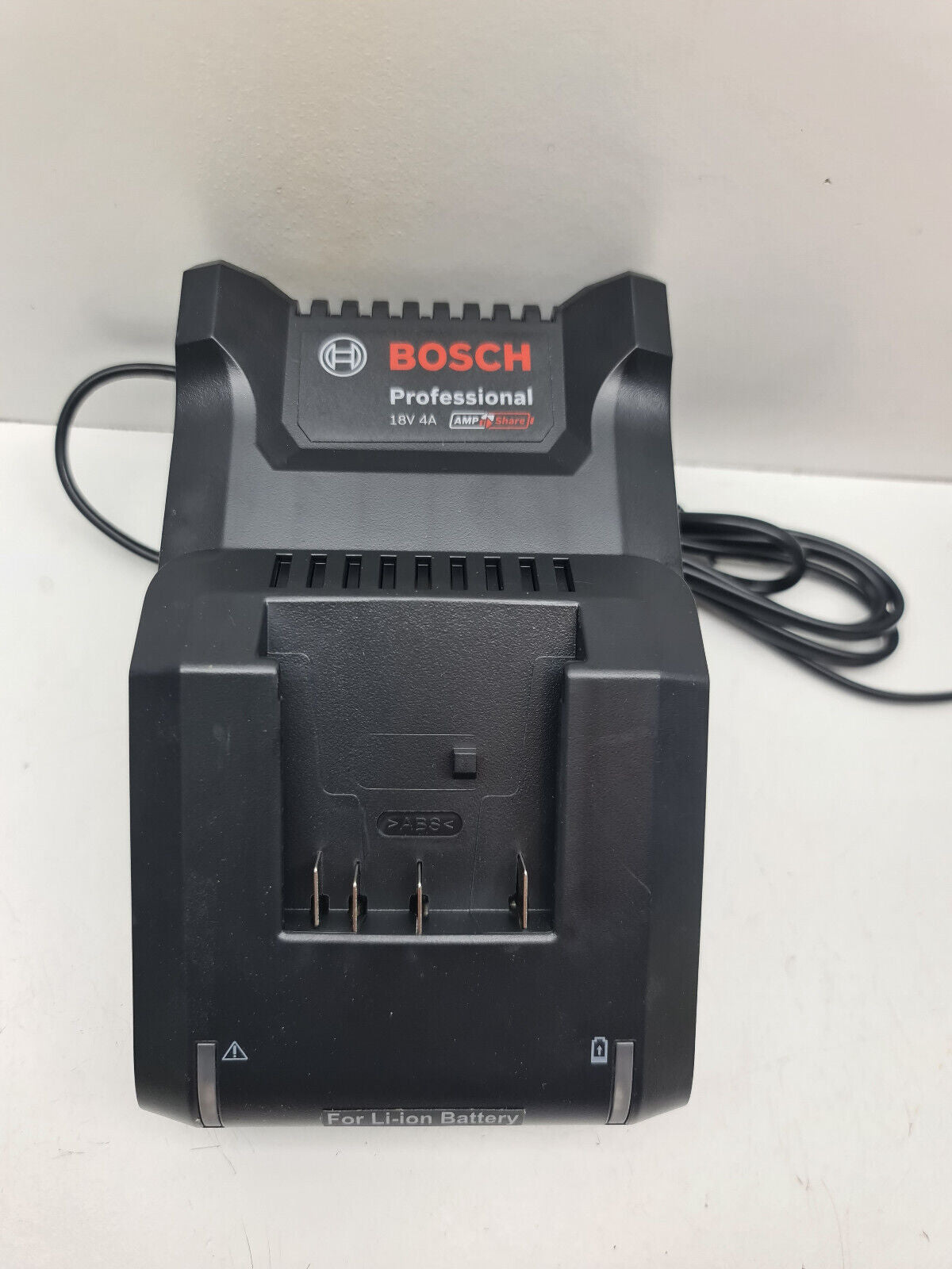 Bosch 18v 4a AMP Share Charger - New