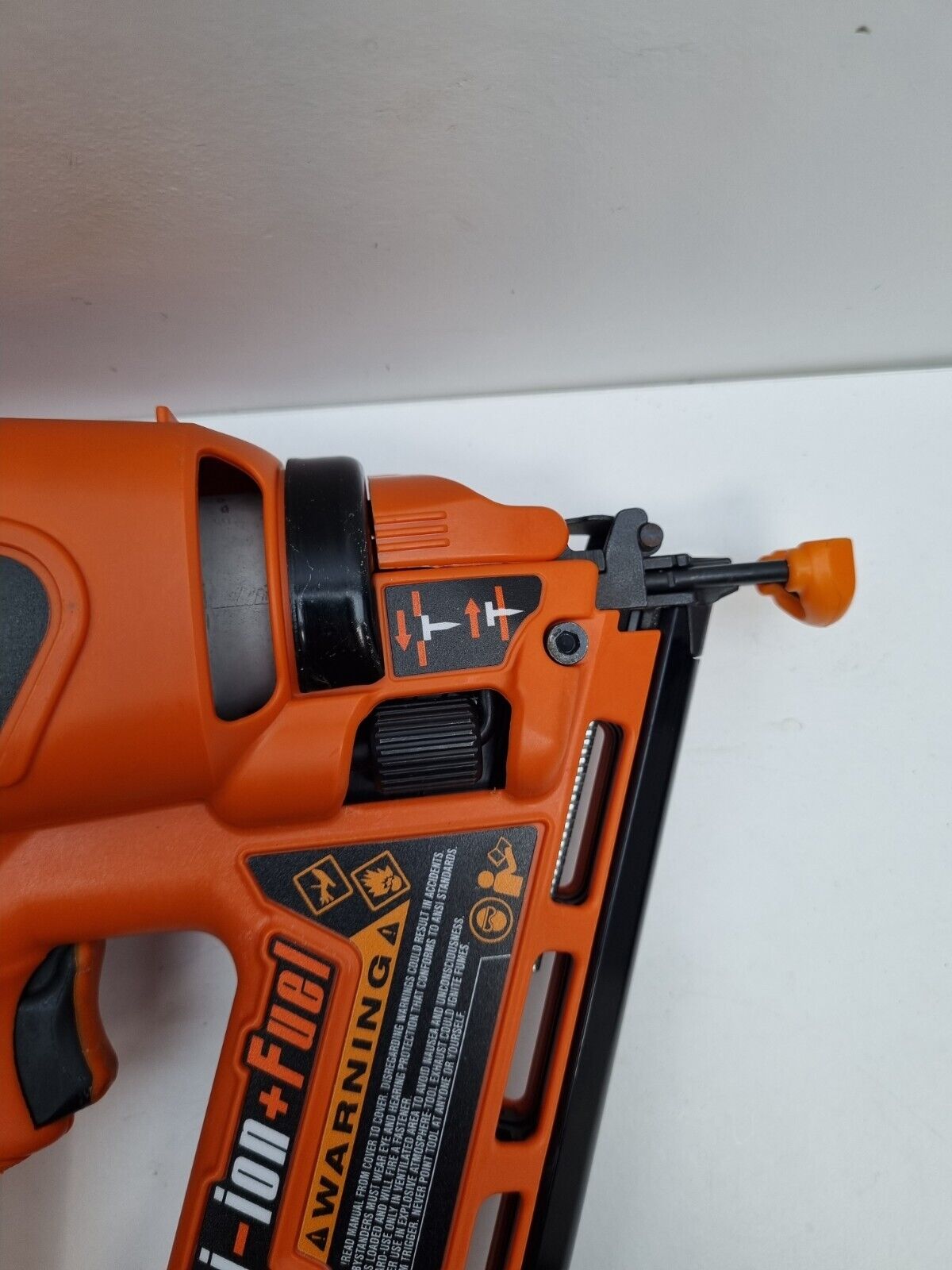 Paslode Gas Fixing Nail Gun + Battery - New Condition