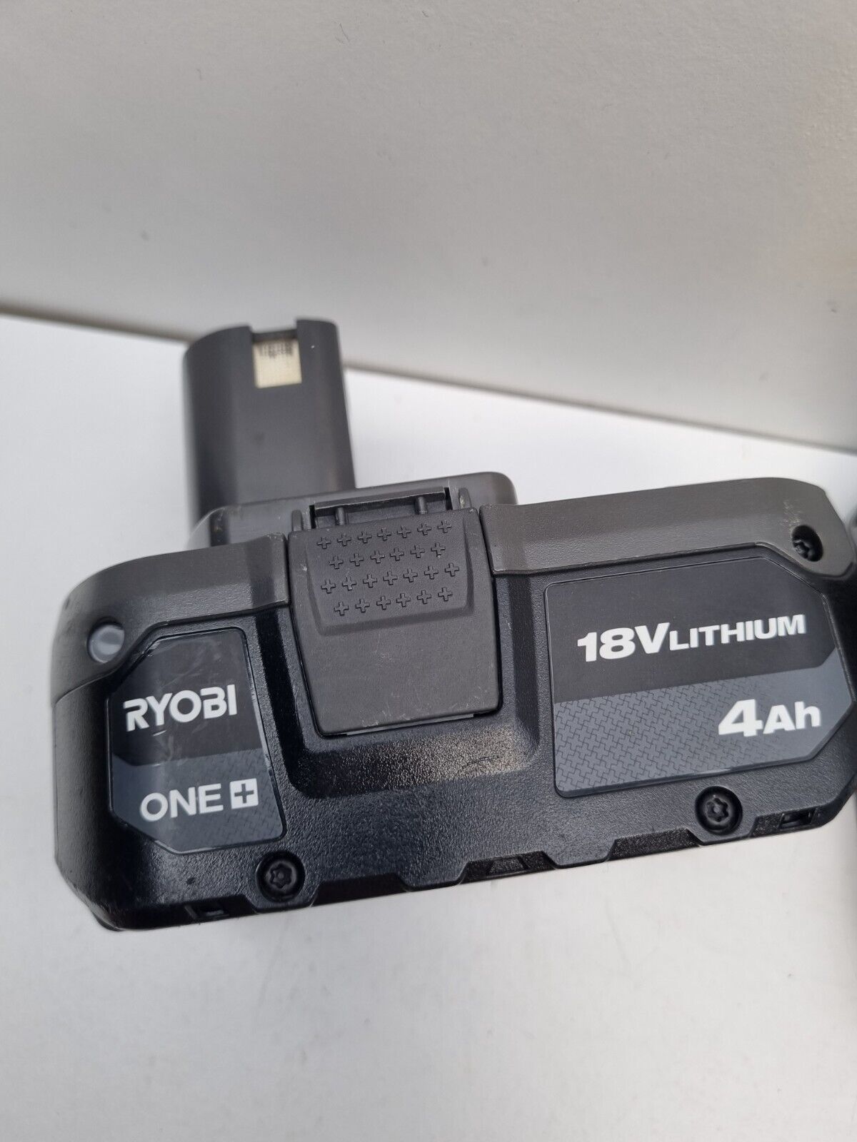 Ryobi 18v 4Ah + 2AH Battery - Near New