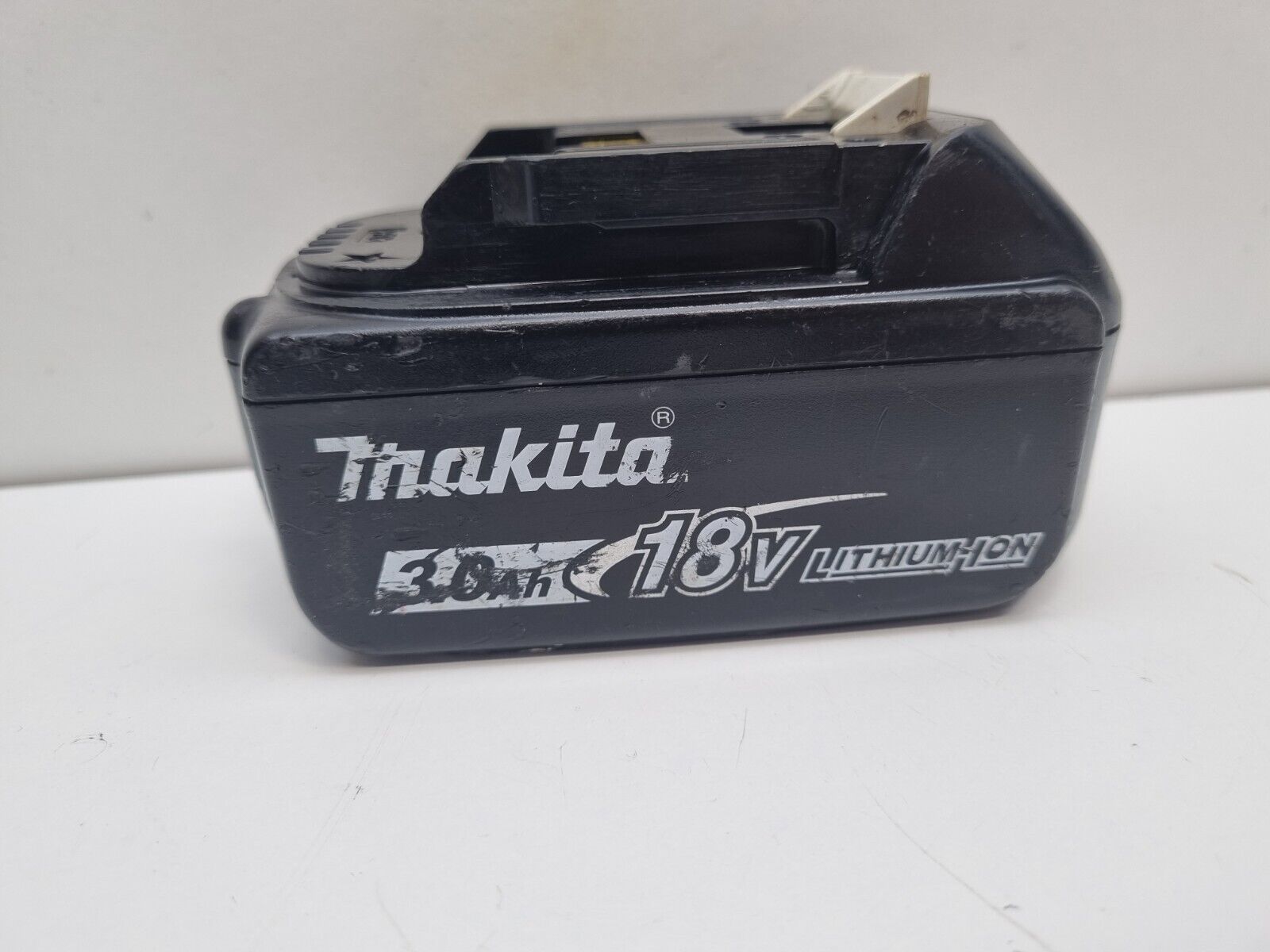 Makita 18v 3Ah Battery BL1830B Buy Tools