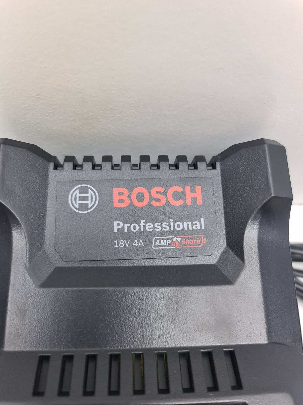 Bosch 18v 4a AMP Share Charger - New