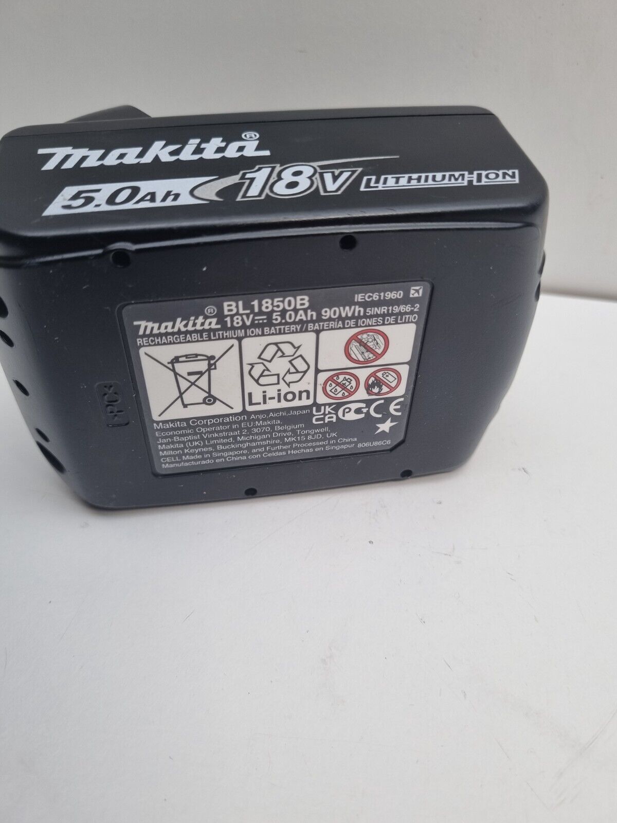 Makita 18v 5AH Battery BL1850B - Near New + Genuine