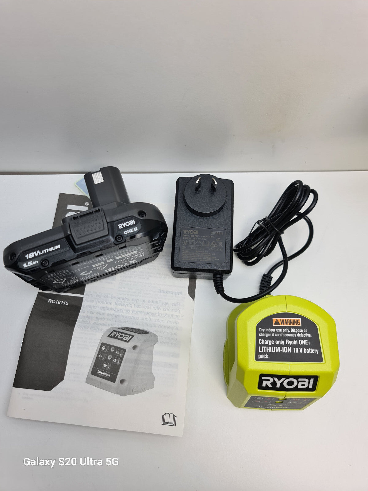 Ryobi 18v Charger 2Ah Battery Home renovating