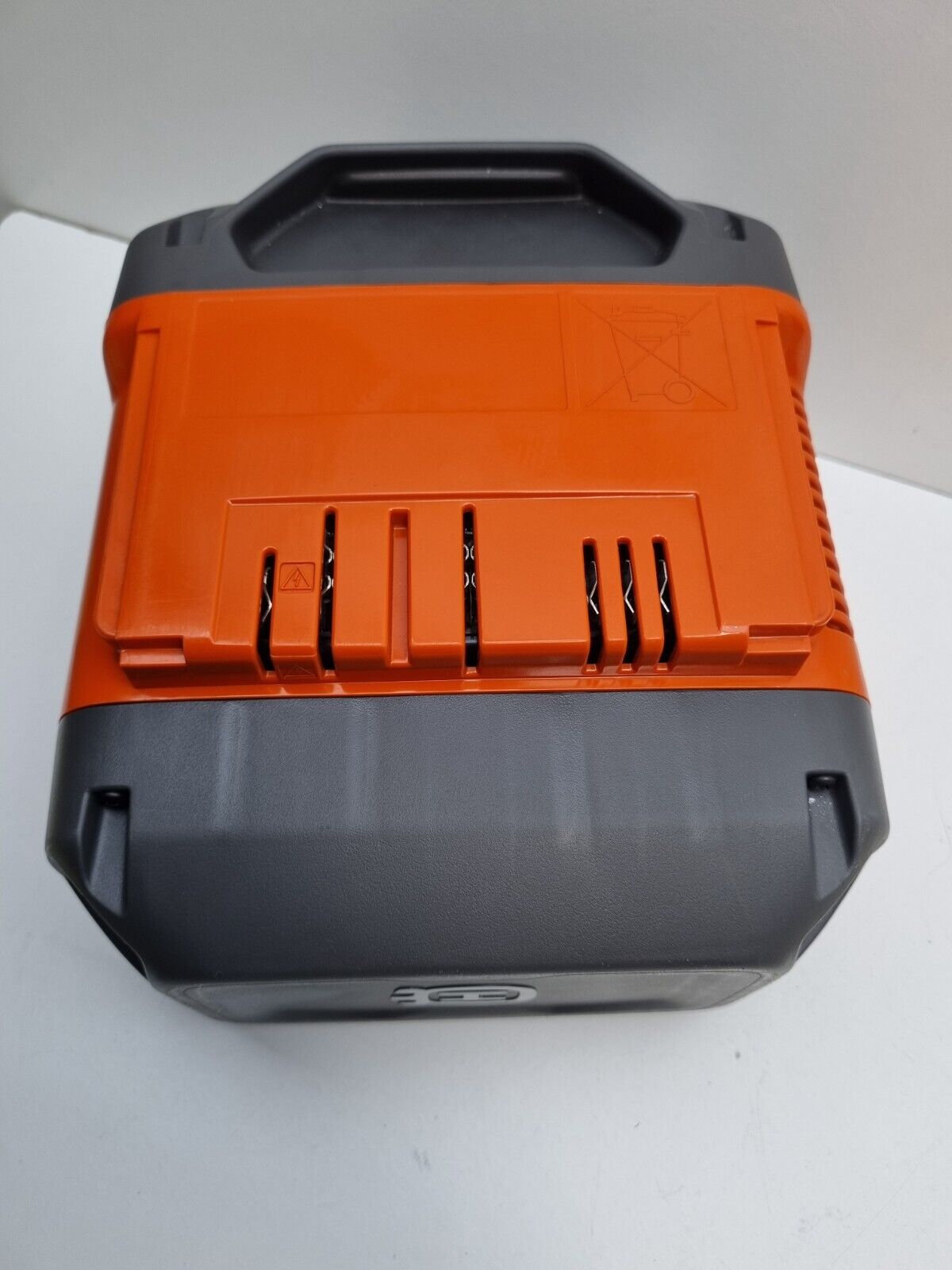 Husqvarna Pace B750X 8AH Battery - Near New