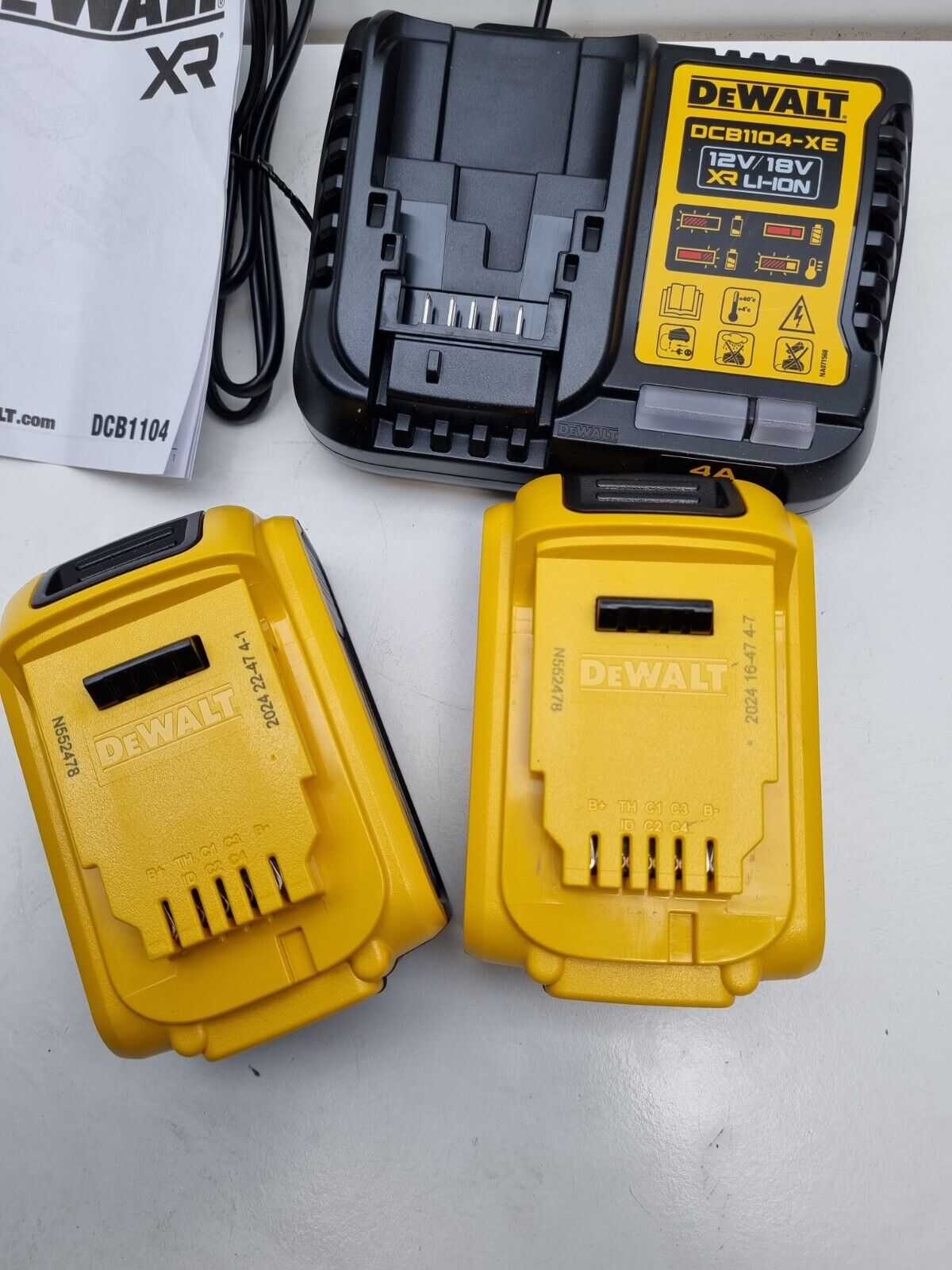 Dewalt 18v 5AH Battery x2 + Charger - New