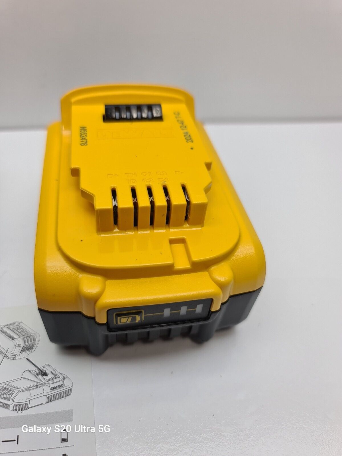 Dewalt 18v 5Ah Battery + Charger DCB1104 - Both New 2024 Models