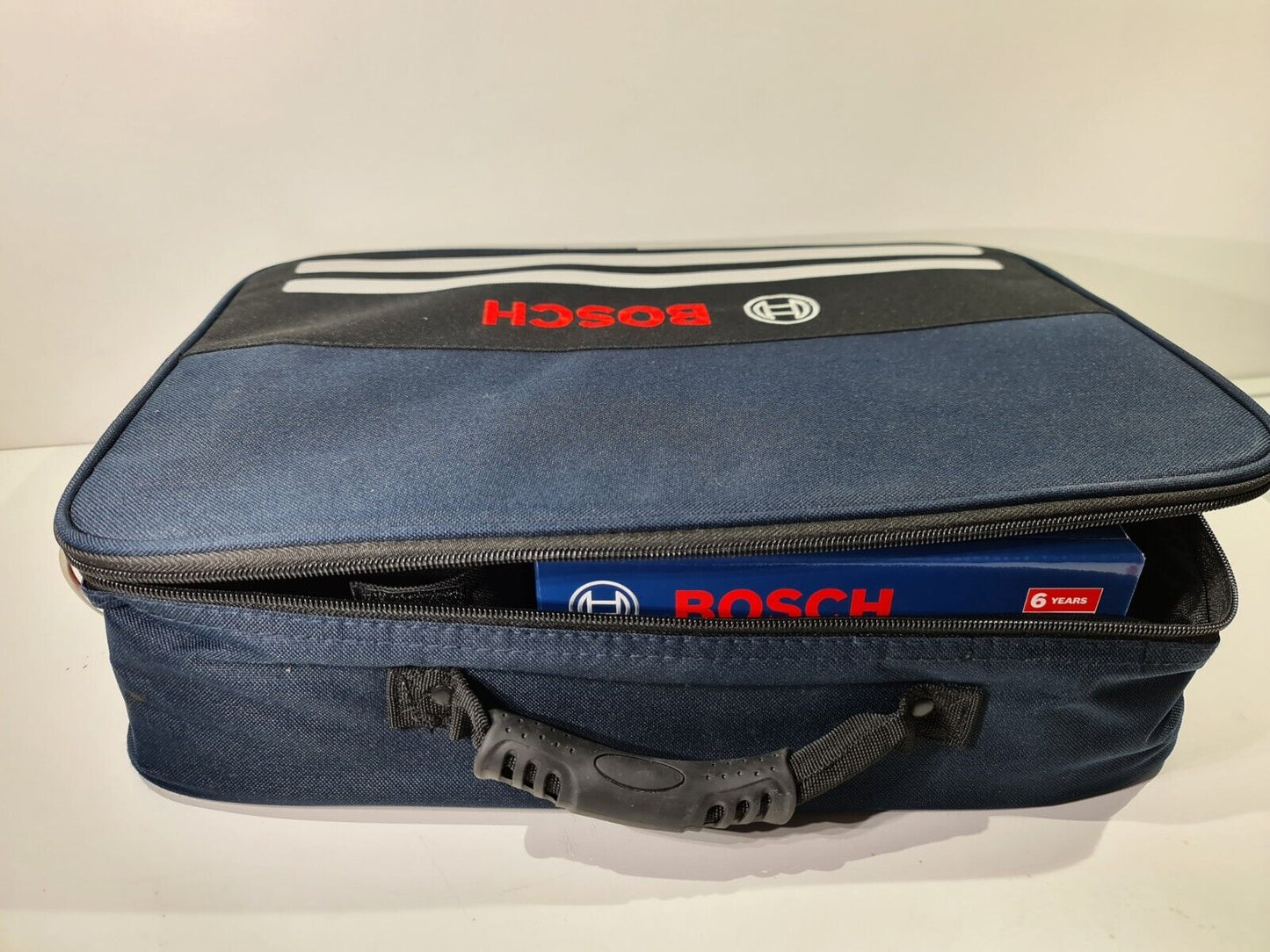 Bosch 18v Charger + 5Ah Battery + Carry Bag - New