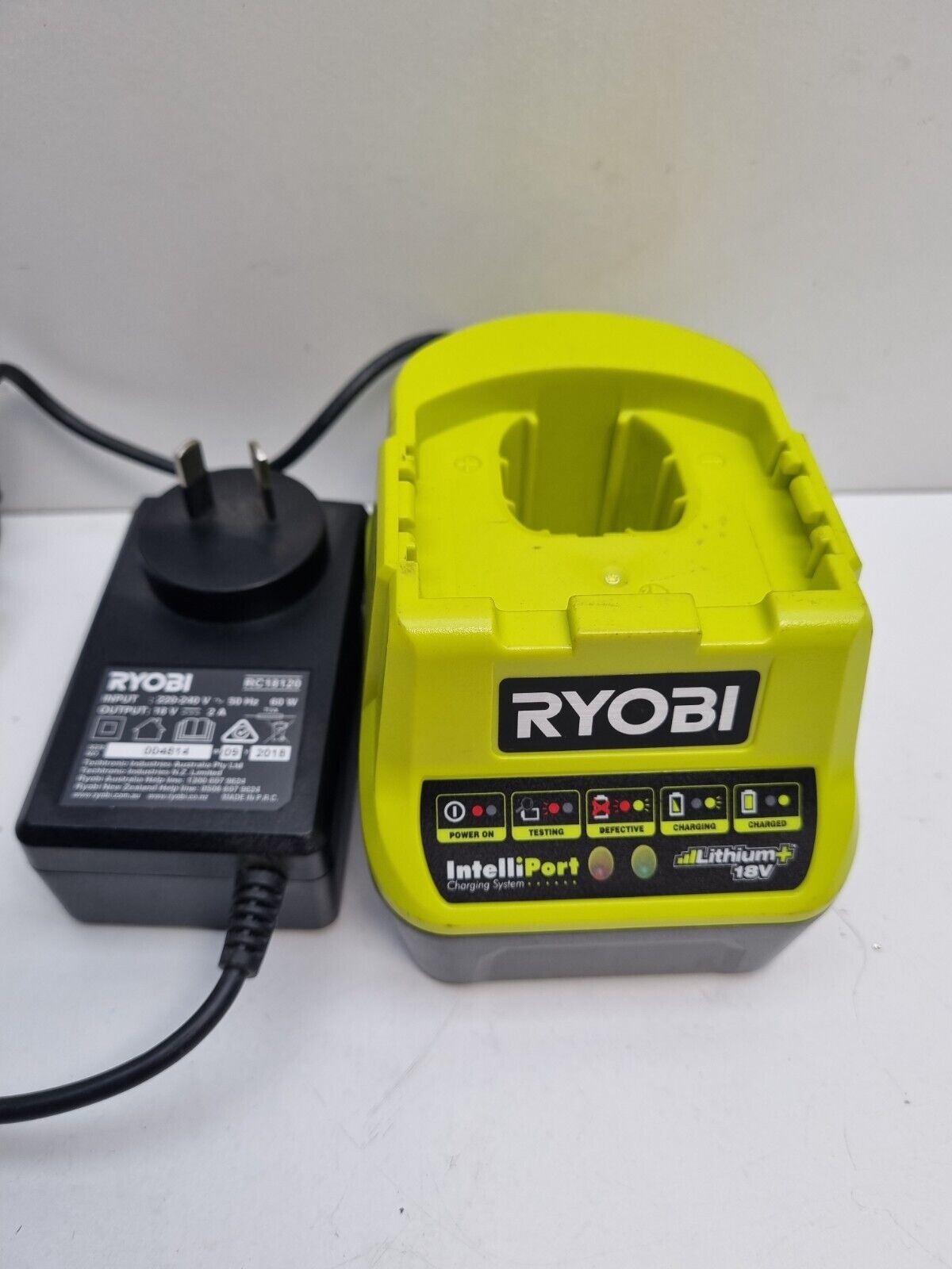 Ryobi 18v Charger RC18120 - Used