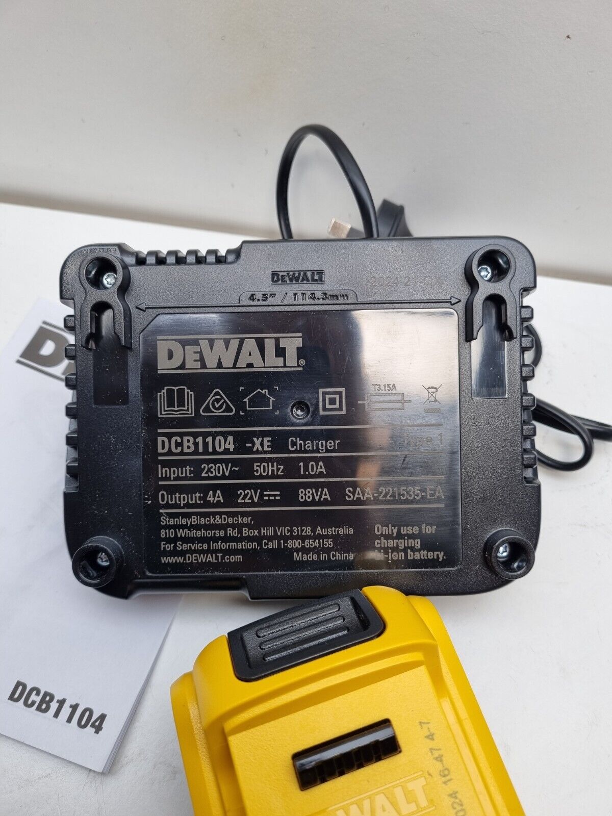 Dewalt 18v 5AH Battery + Charger - New