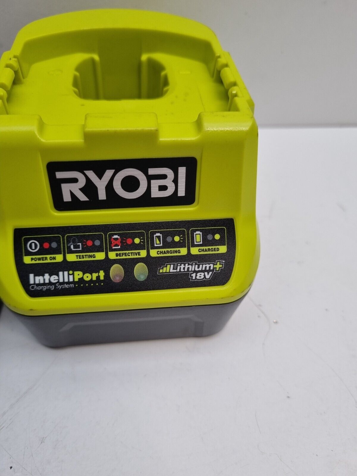 Ryobi 18v Charger RC18120 - Used Buy Tools