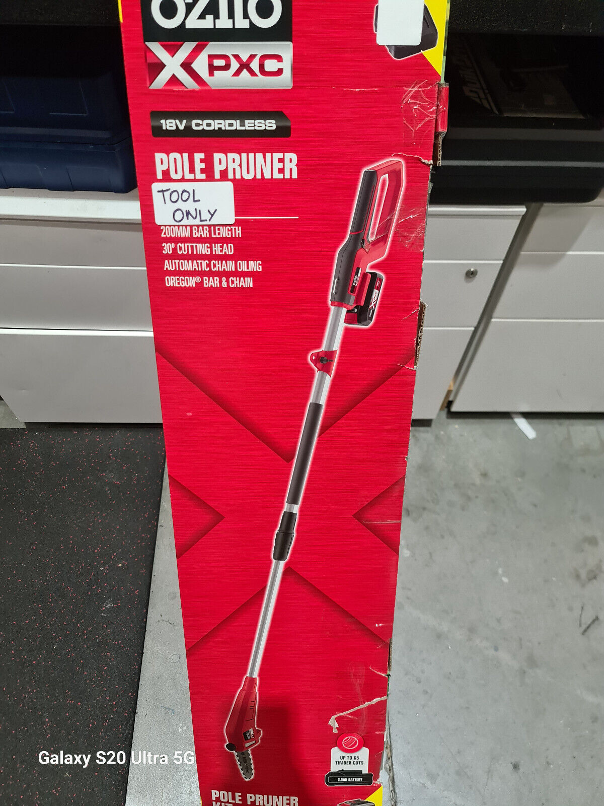 Ozito 18v Pole Pruner PXPPS-1820 200mm Bar - Tool Only - New