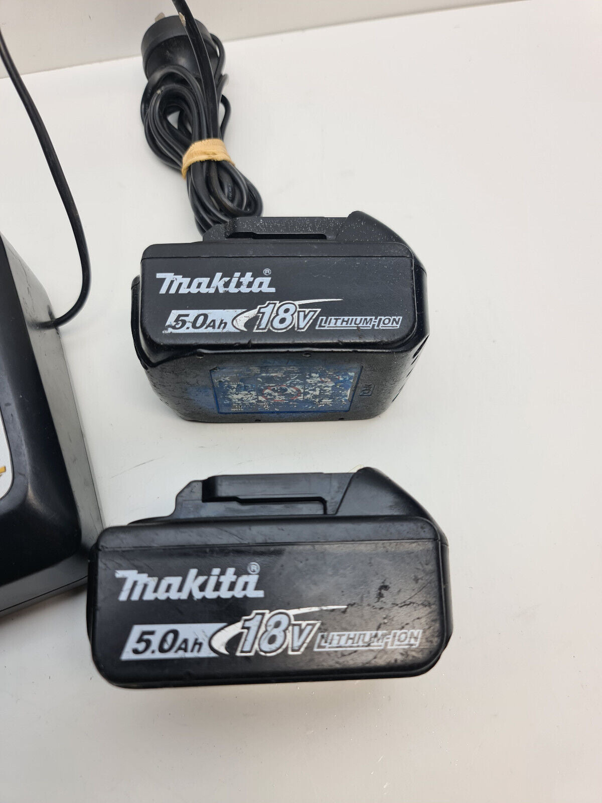 Makita 18v 5AH Battery x2 + Rapid Charger - Used + Genuine