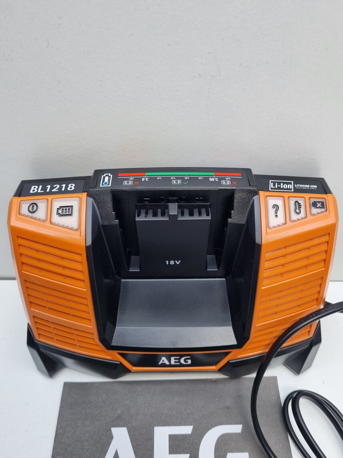 AEG 18v Smart Charger - New