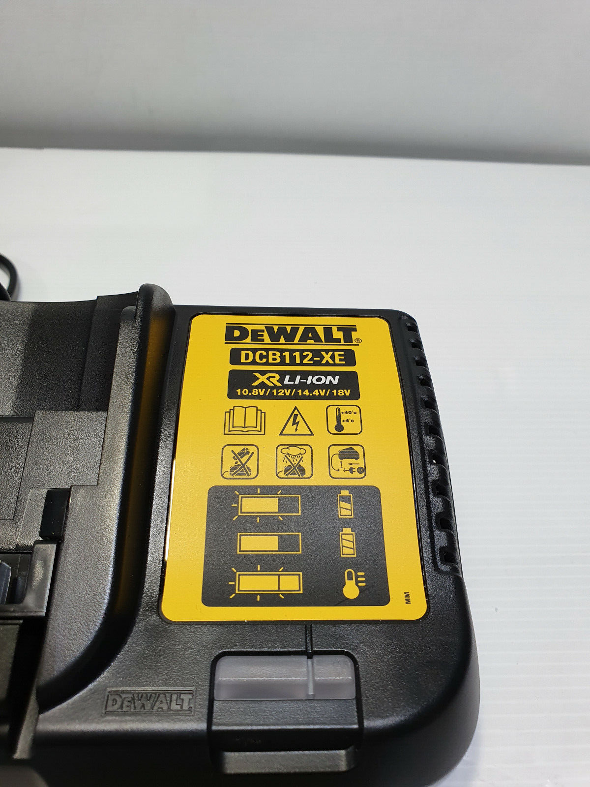 Dewalt 10.8v-12v-18v Charger DCB112 - New