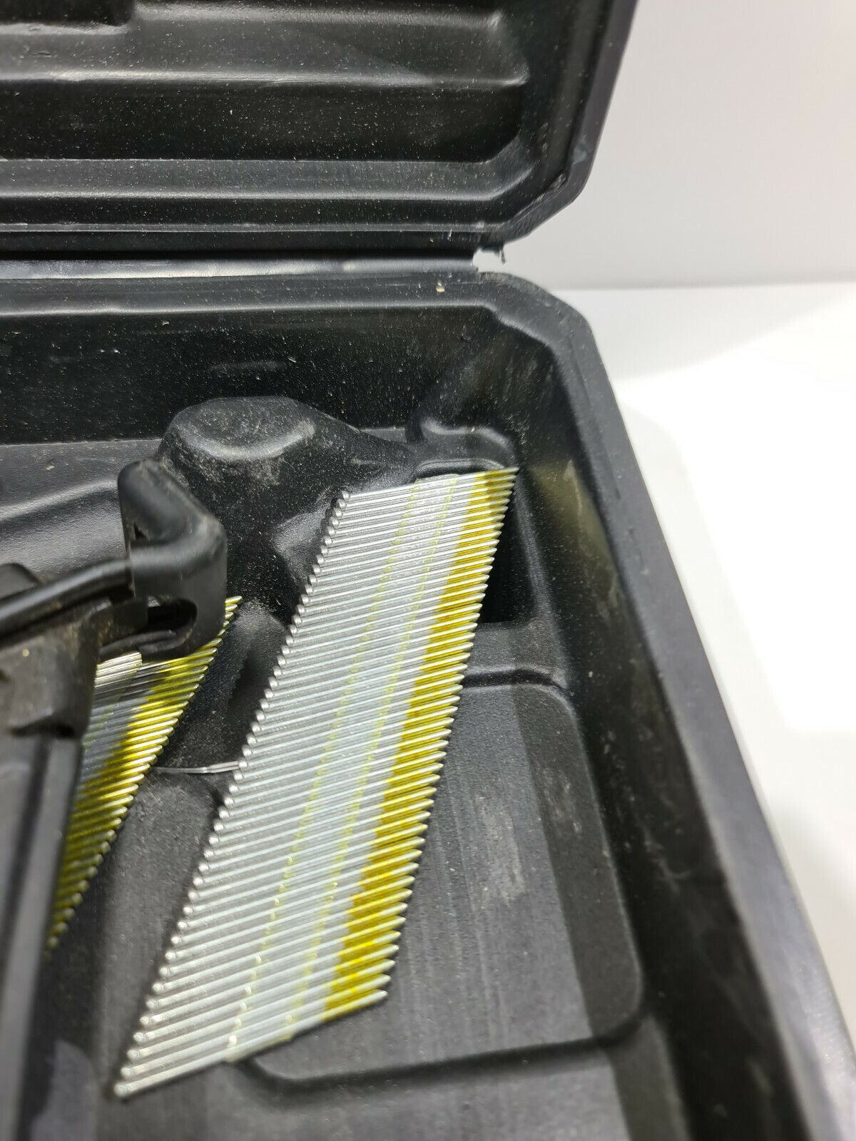 Aeropro 15 Guage Angled Fixing Nail Gun in Case - Near New