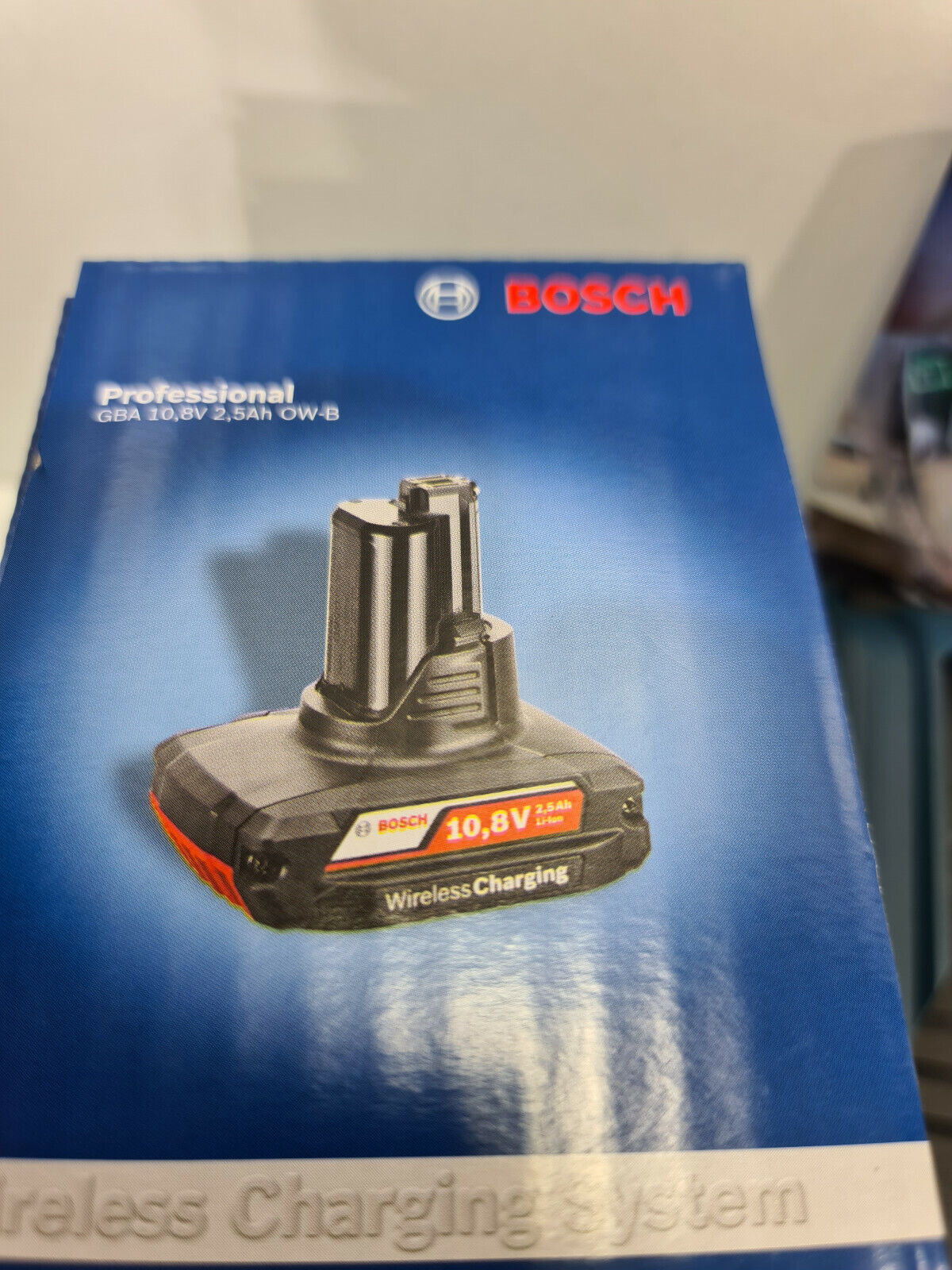 Bosch 10.8v 12v Wireless Charger GAL1830 + 2.5Ah Battery - New