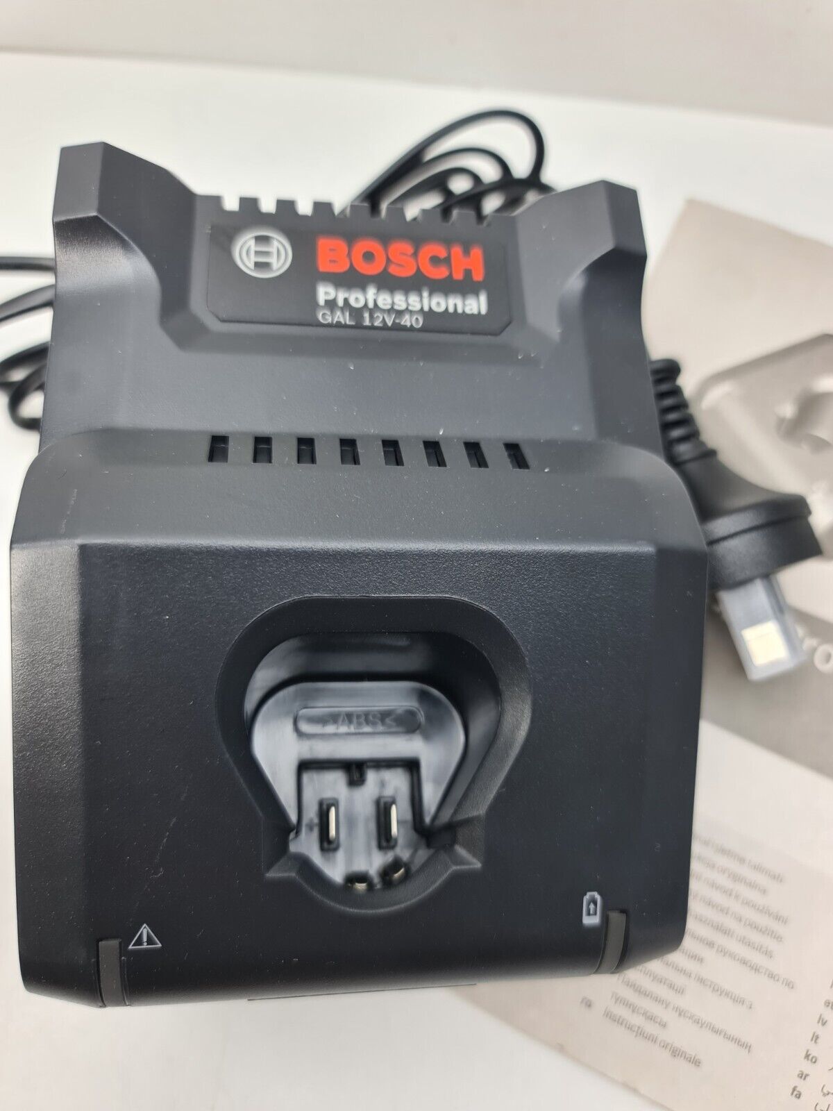 Bosch 12v Charger GAL12V-40 - New