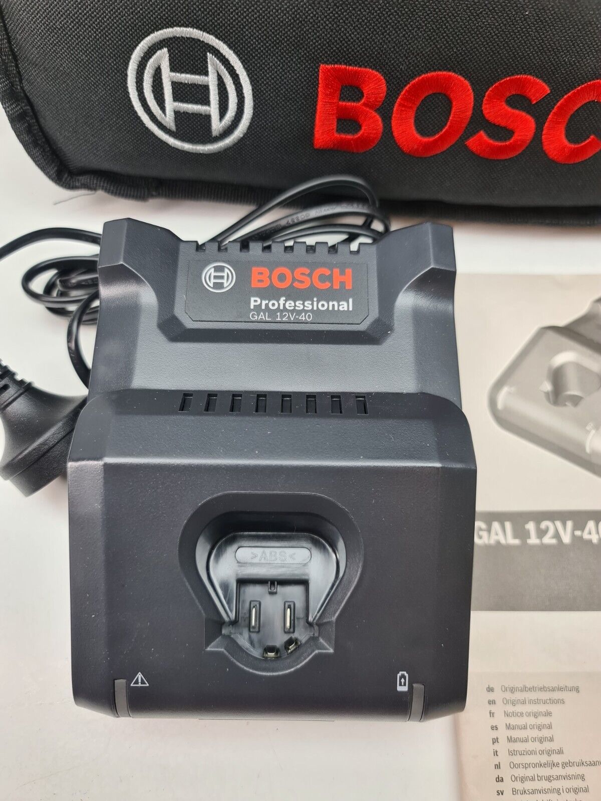 Bosch 10.8v 12v Battery Charger - New in Soft Case