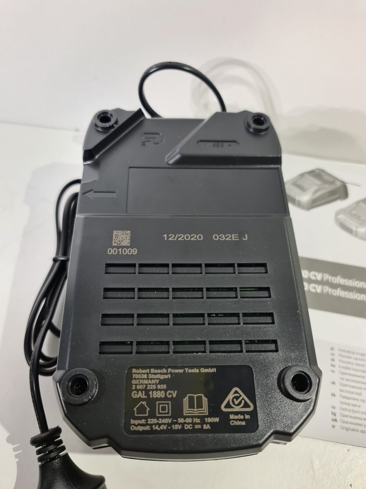 Bosch Blue Professional Rapid Battery Charger GAL1880CV - New