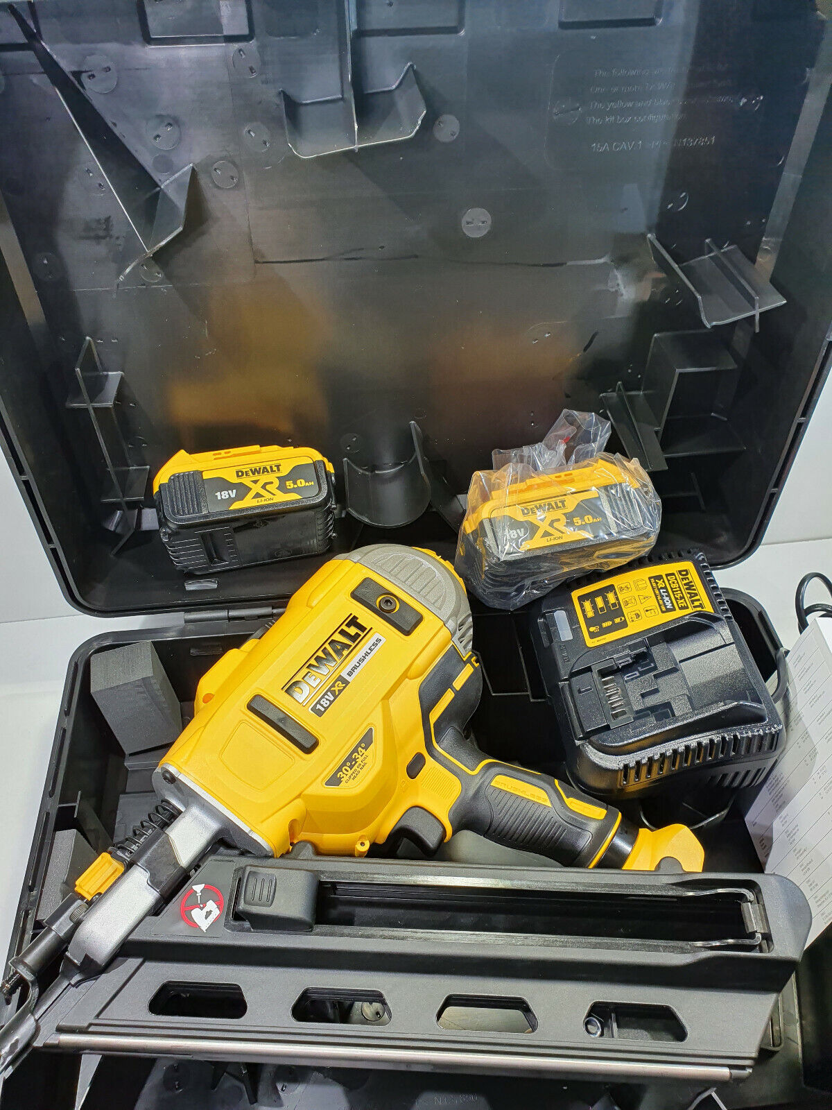 Dewalt 18v Framing Nail Gun 5Ah Kit - New Type 3 - Newest Model