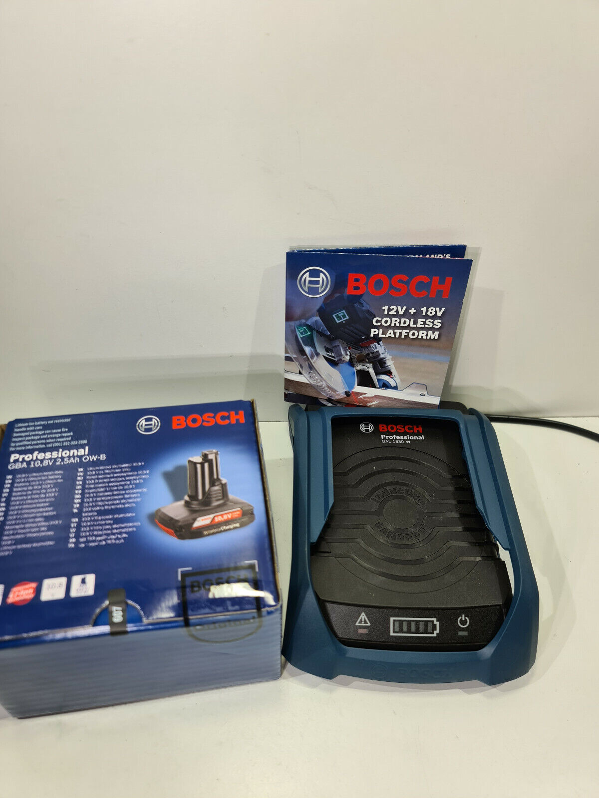 Bosch 10.8v 12v Wireless Charger GAL1830 + 2.5Ah Battery - New