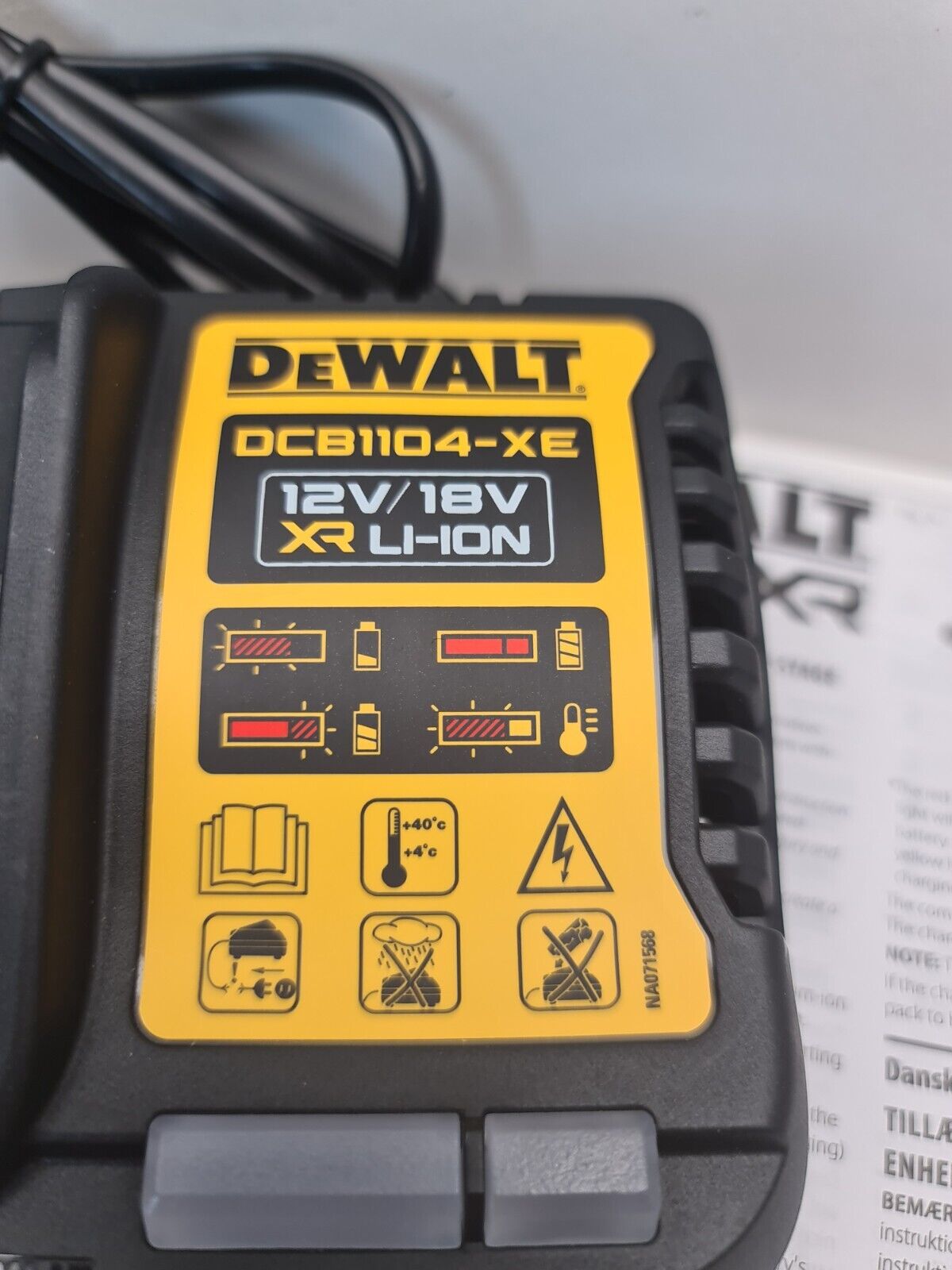 Dewalt 18v Charger 4A DCB1104 - New