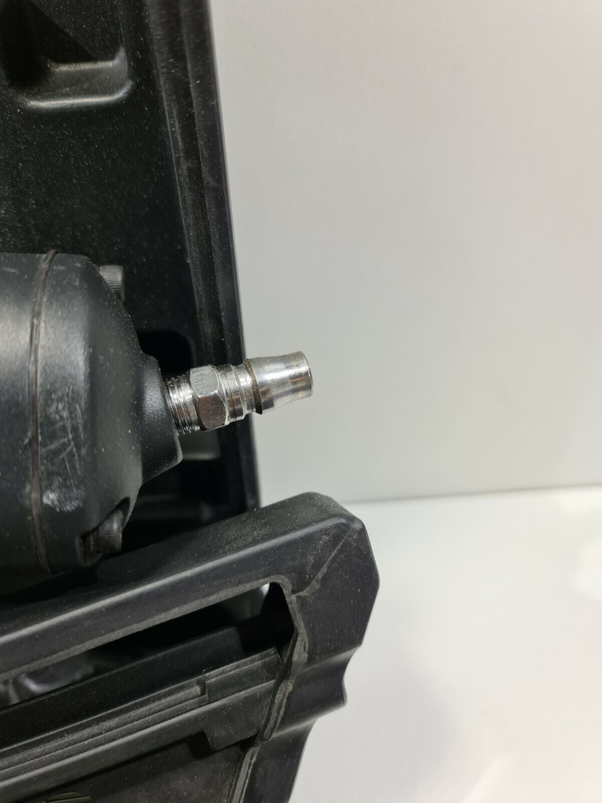 Aeropro 15 Guage Angled Fixing Nail Gun in Case - Near New