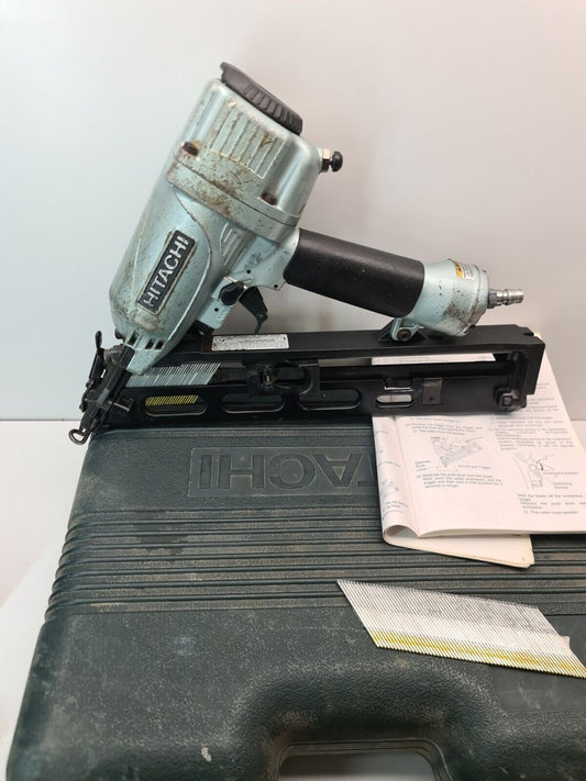 Hitachi 15ga Angled Fixing Nail Gun NT65MA4 + Case - Used